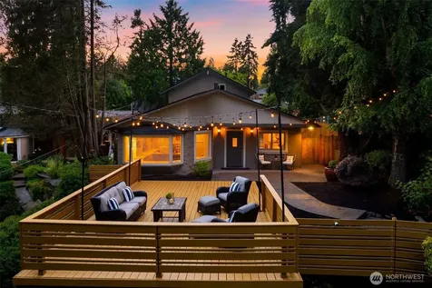1740 NE 103rd Street Seattle WA 98125