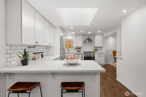 1740 NE 103rd Street Seattle WA 98125