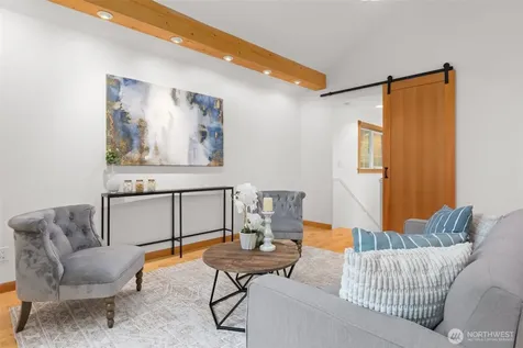 1740 NE 103rd Street Seattle WA 98125