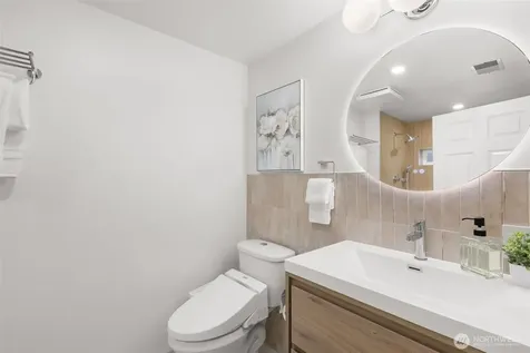 1740 NE 103rd Street Seattle WA 98125