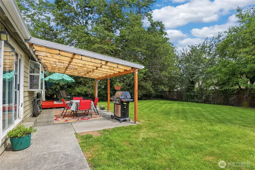 12519 SE 277th Place Kent WA 98030