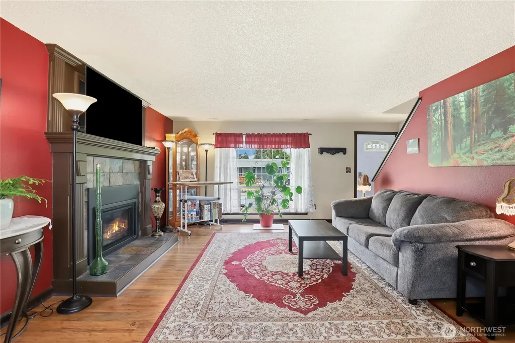 12519 SE 277th Place Kent WA 98030
