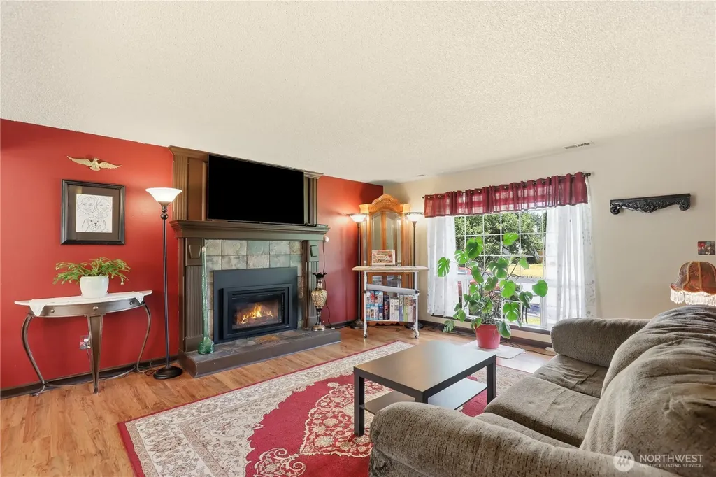 12519 SE 277th Place Kent WA 98030