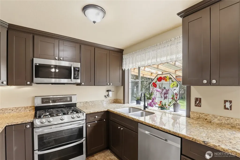 12519 SE 277th Place Kent WA 98030
