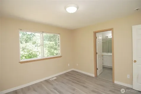 9523 17th Place NE Lake Stevens WA 98258