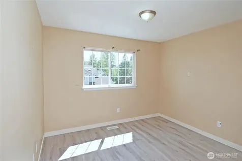 9523 17th Place NE Lake Stevens WA 98258