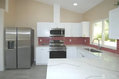 9523 17th Place NE Lake Stevens WA 98258