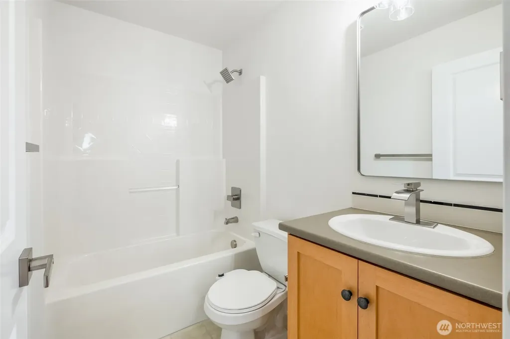 6625 SW 198th Place Lynnwood WA 98036