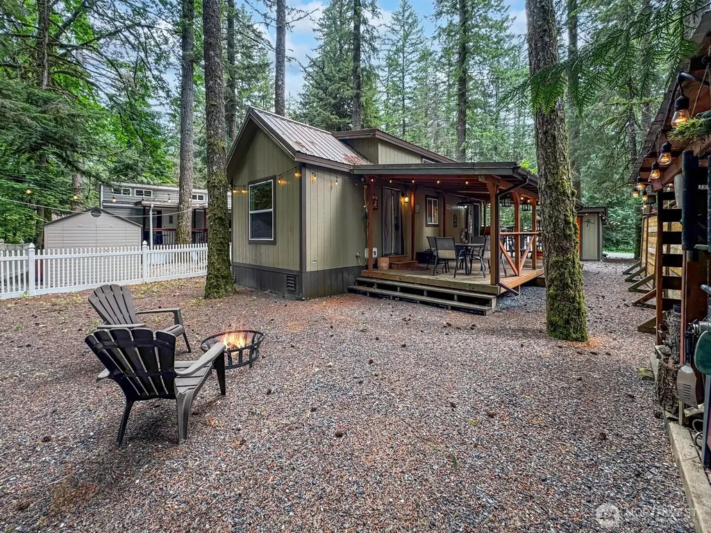 169 Fireside Lodge Circle Deming WA 98244