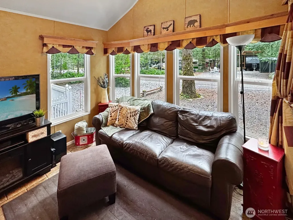 169 Fireside Lodge Circle Deming WA 98244