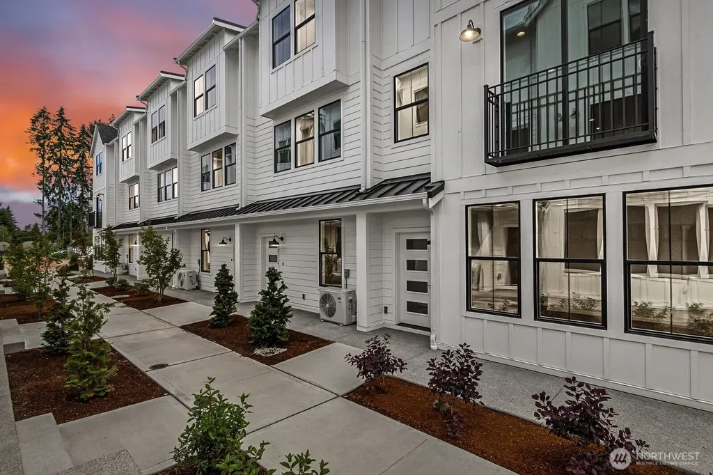 12083 127th Avenue Ct E Puyallup WA 98374