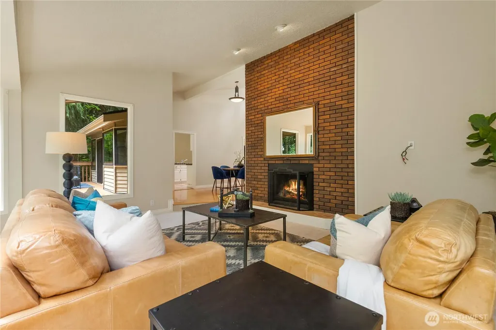 20321 92nd Avenue W Edmonds WA 98020