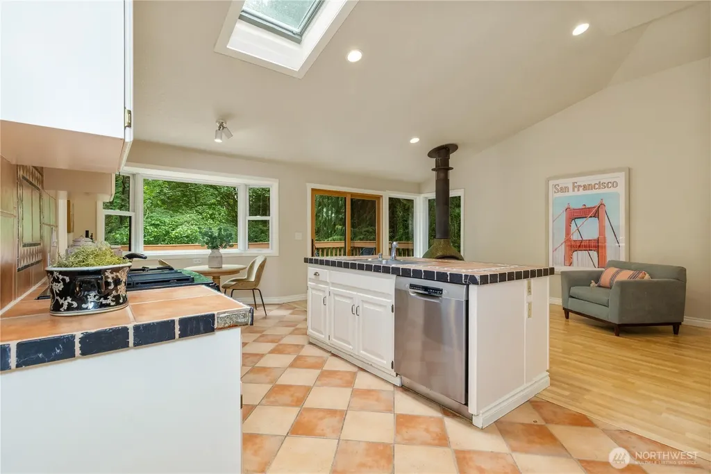 20321 92nd Avenue W Edmonds WA 98020