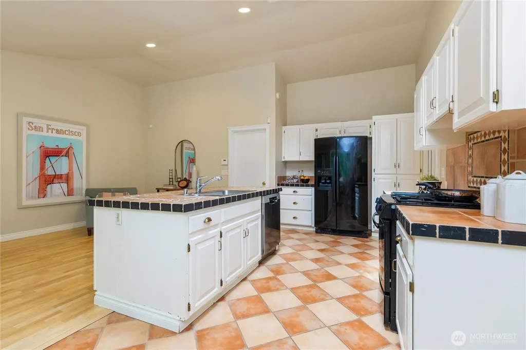 20321 92nd Avenue W Edmonds WA 98020