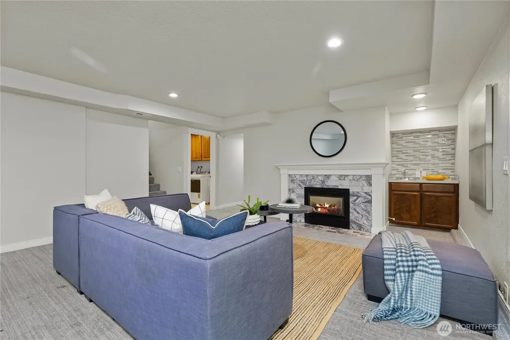 20321 92nd Avenue W Edmonds WA 98020
