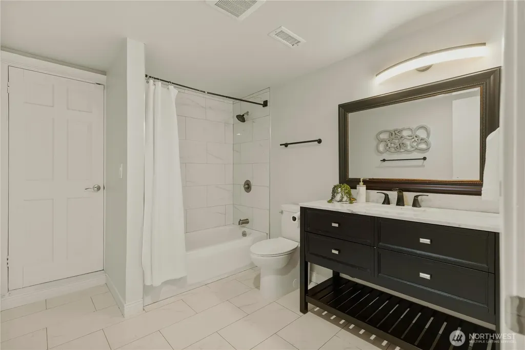 20321 92nd Avenue W Edmonds WA 98020