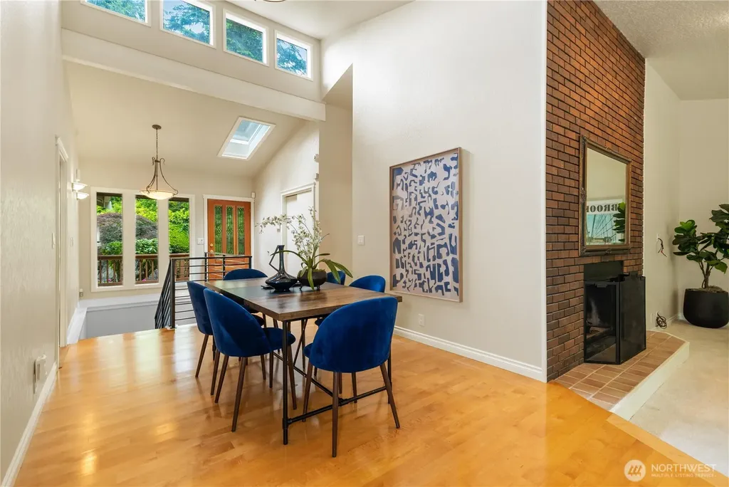20321 92nd Avenue W Edmonds WA 98020