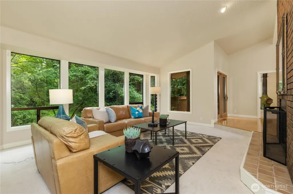 20321 92nd Avenue W Edmonds WA 98020