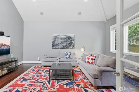 25817 SE 31st Place Sammamish WA 98075