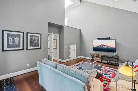 25817 SE 31st Place Sammamish WA 98075