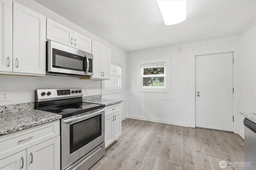 10035 17th Avenue SW Seattle WA 98146