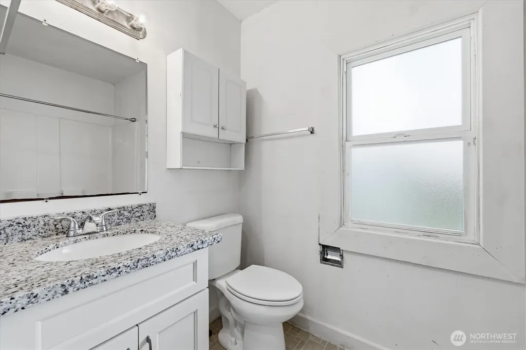 10035 17th Avenue SW Seattle WA 98146
