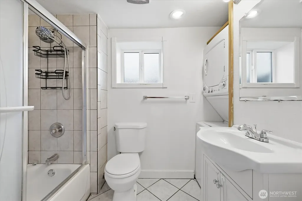 10035 17th Avenue SW Seattle WA 98146