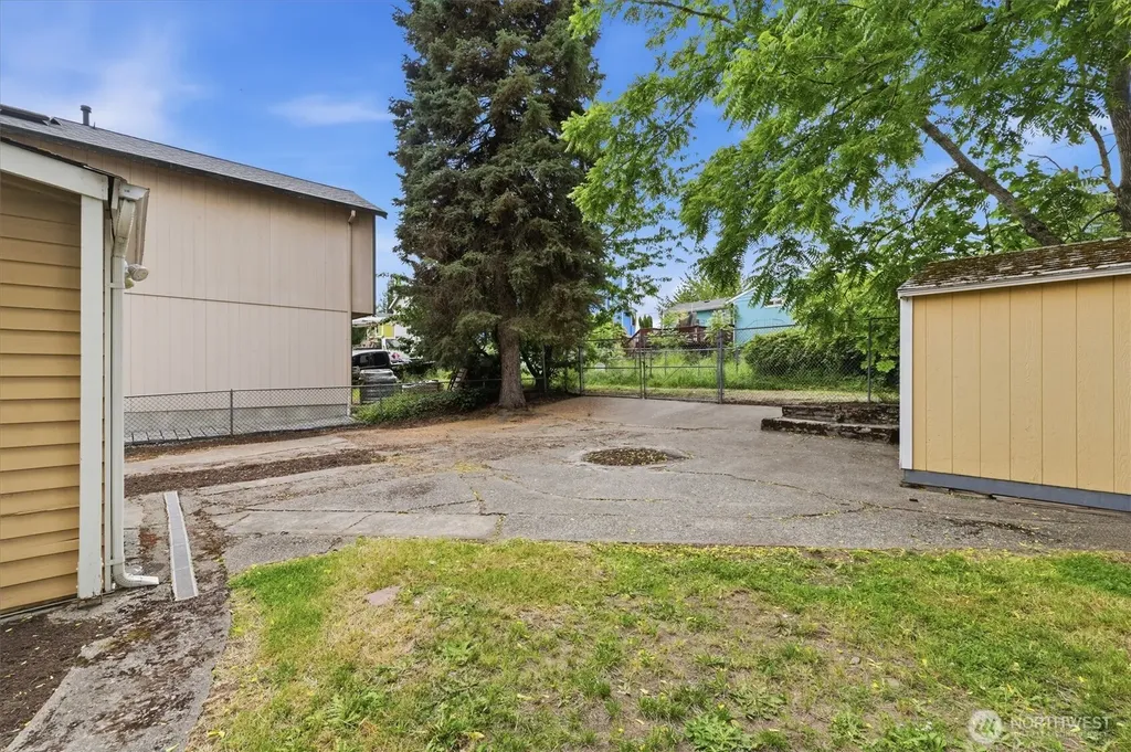 10035 17th Avenue SW Seattle WA 98146
