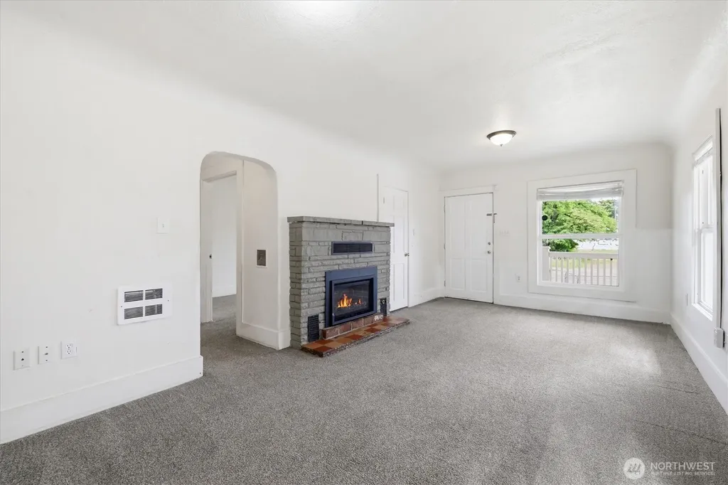 10035 17th Avenue SW Seattle WA 98146