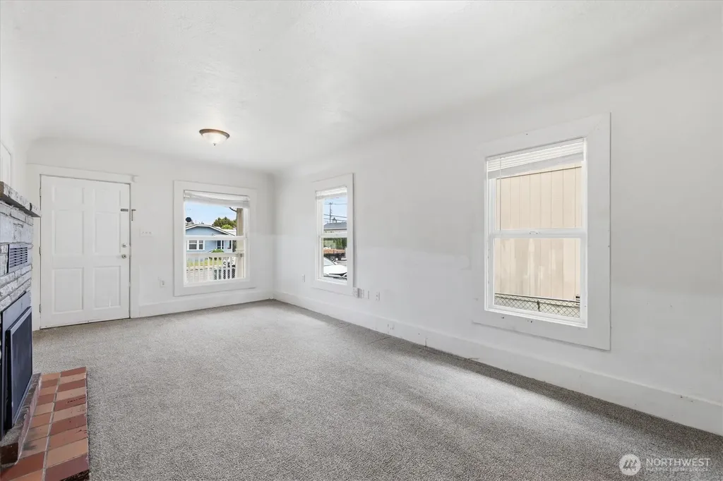 10035 17th Avenue SW Seattle WA 98146