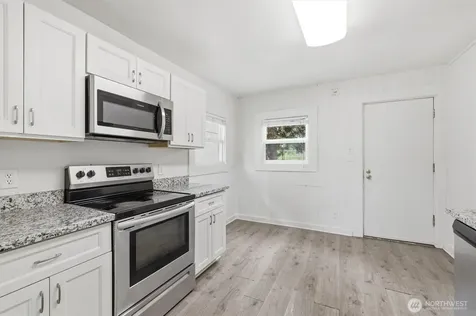 10035 17th Avenue SW Seattle WA 98146