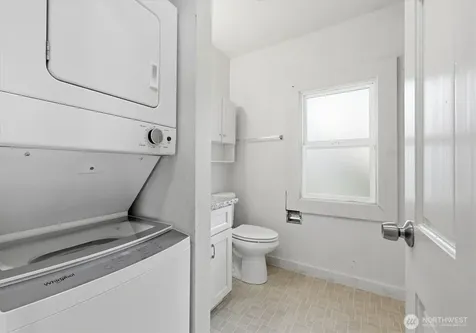 10035 17th Avenue SW Seattle WA 98146