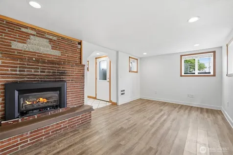 10035 17th Avenue SW Seattle WA 98146
