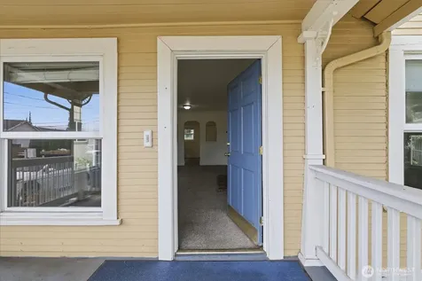 10035 17th Avenue SW Seattle WA 98146