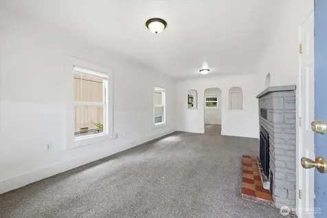 10035 17th Avenue SW Seattle WA 98146