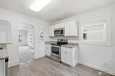 10035 17th Avenue SW Seattle WA 98146