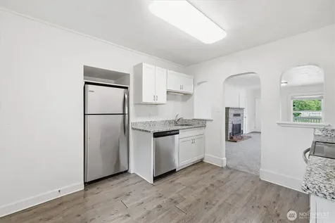 10035 17th Avenue SW Seattle WA 98146