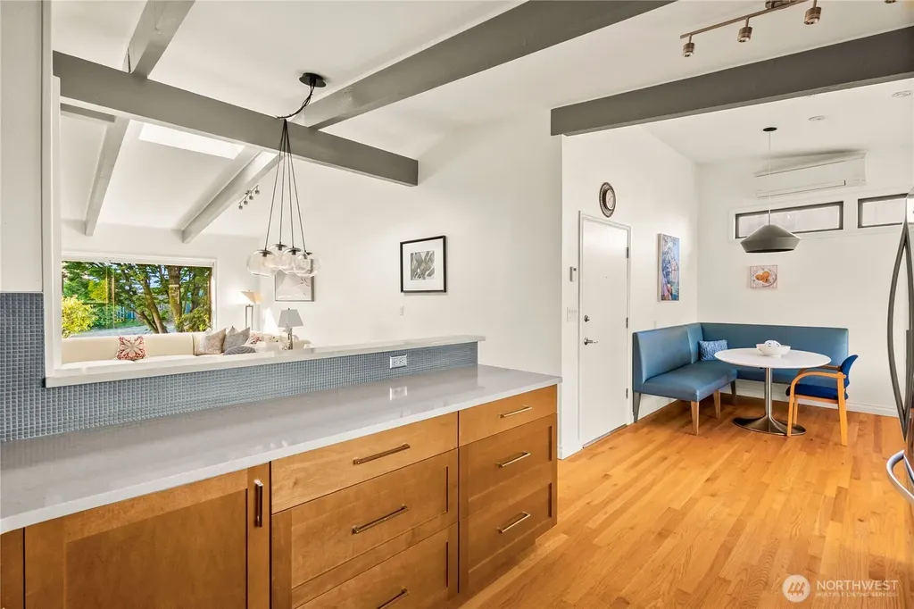 4015 NE 70th Street Seattle WA 98115