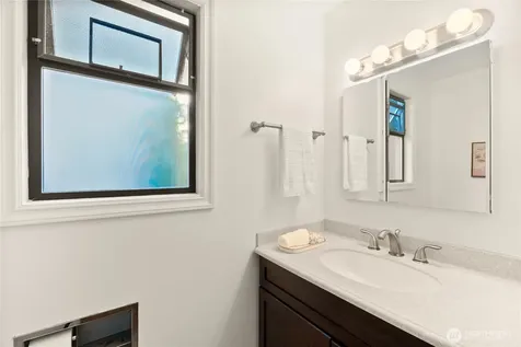 4015 NE 70th Street Seattle WA 98115
