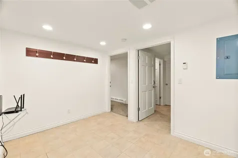 4015 NE 70th Street Seattle WA 98115