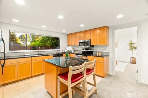 4015 NE 70th Street Seattle WA 98115