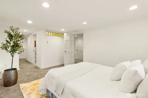 4015 NE 70th Street Seattle WA 98115