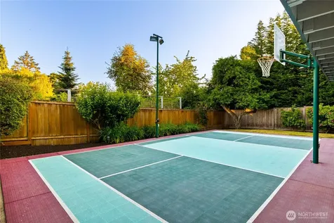 4015 NE 70th Street Seattle WA 98115