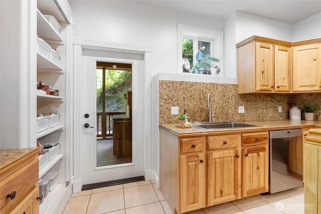 61 Louise View Drive Bellingham WA 98229