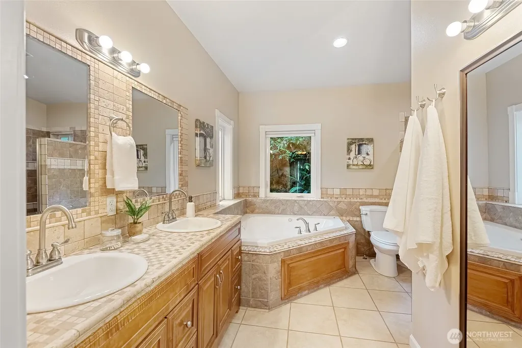 61 Louise View Drive Bellingham WA 98229