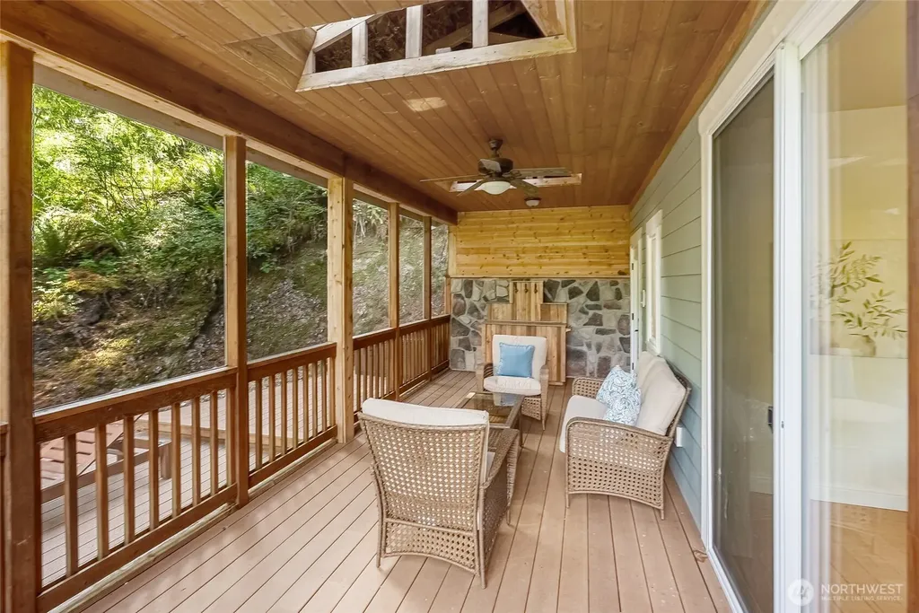 61 Louise View Drive Bellingham WA 98229