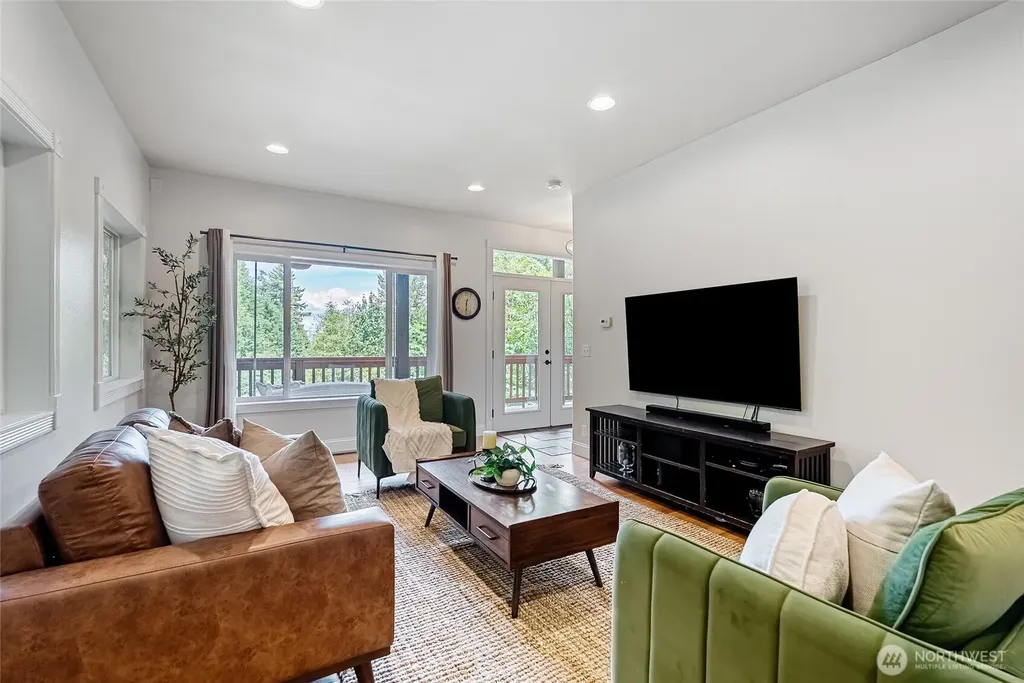 61 Louise View Drive Bellingham WA 98229
