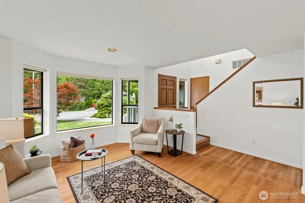 27015 NE Dorothy Duvall WA 98019