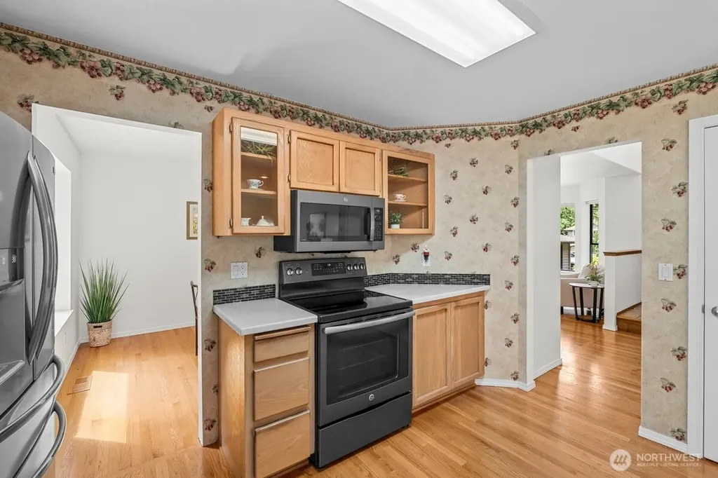 27015 NE Dorothy Duvall WA 98019