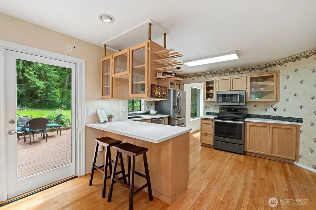 27015 NE Dorothy Duvall WA 98019